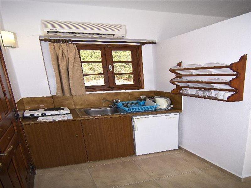 Karpathios Aparthotel Pefki